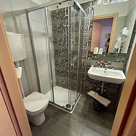 Marchina Otel